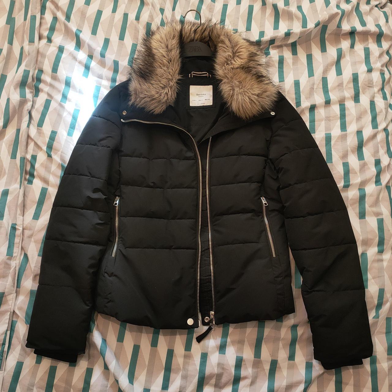 Bershka Black puffy jacket Worn twice in great... - Depop