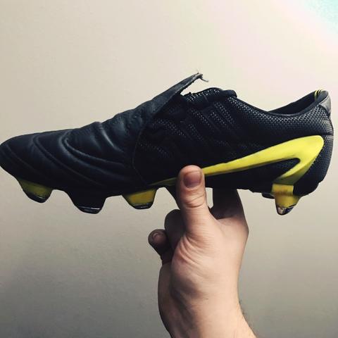 f50 black and yellow
