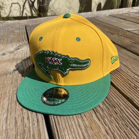 Supreme boxlogo CAP イエロー　campcap Supreme Holographic Logo Camp Cap (SS19) - $48