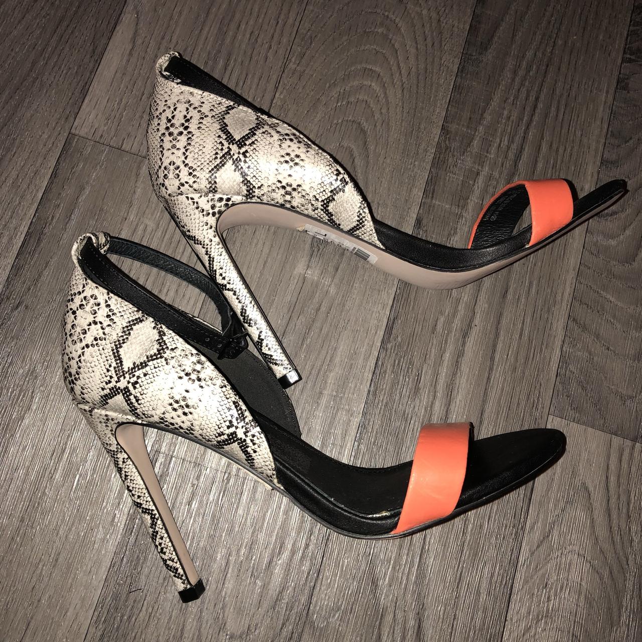 Size on sale 4.5 heels