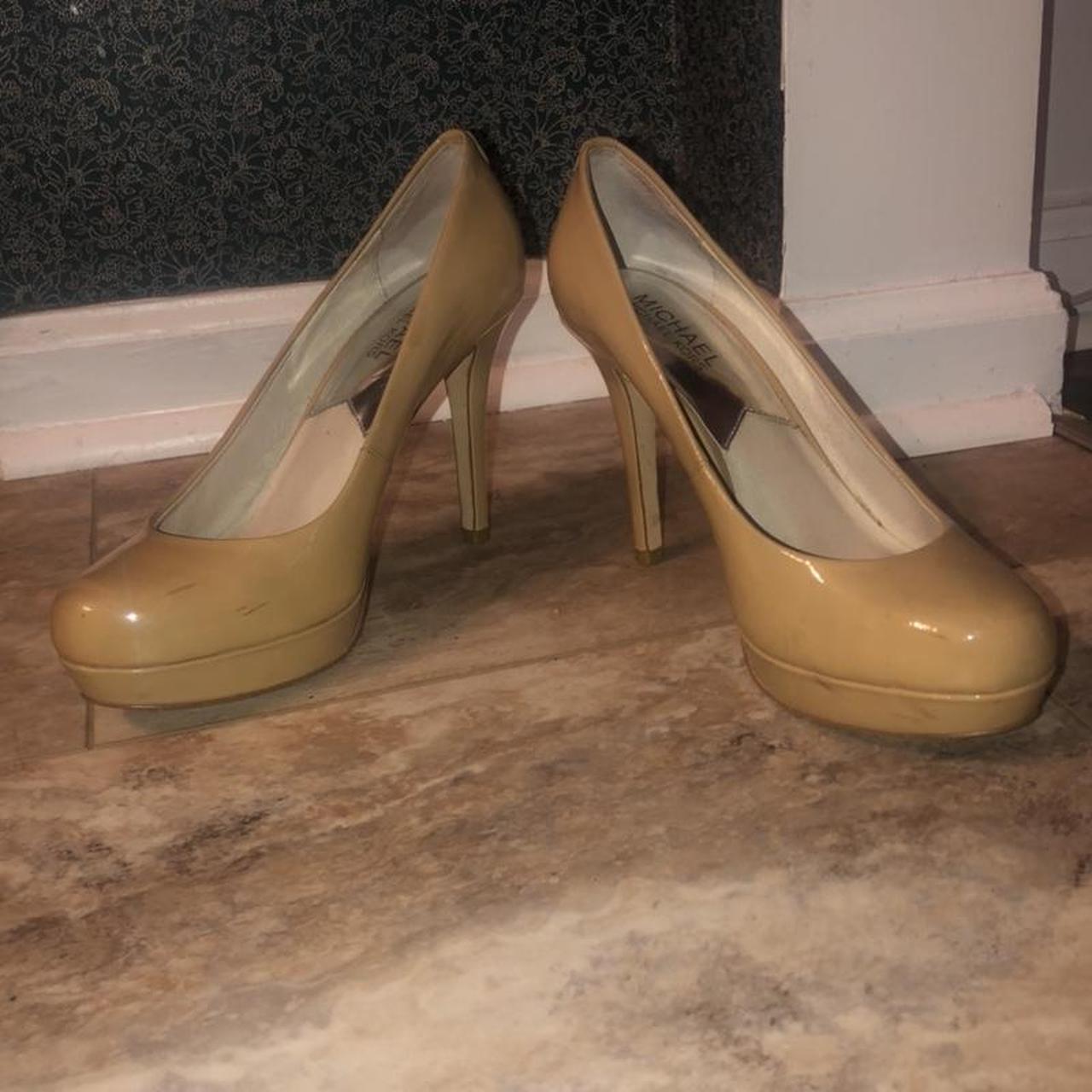 michael kors nude pumps