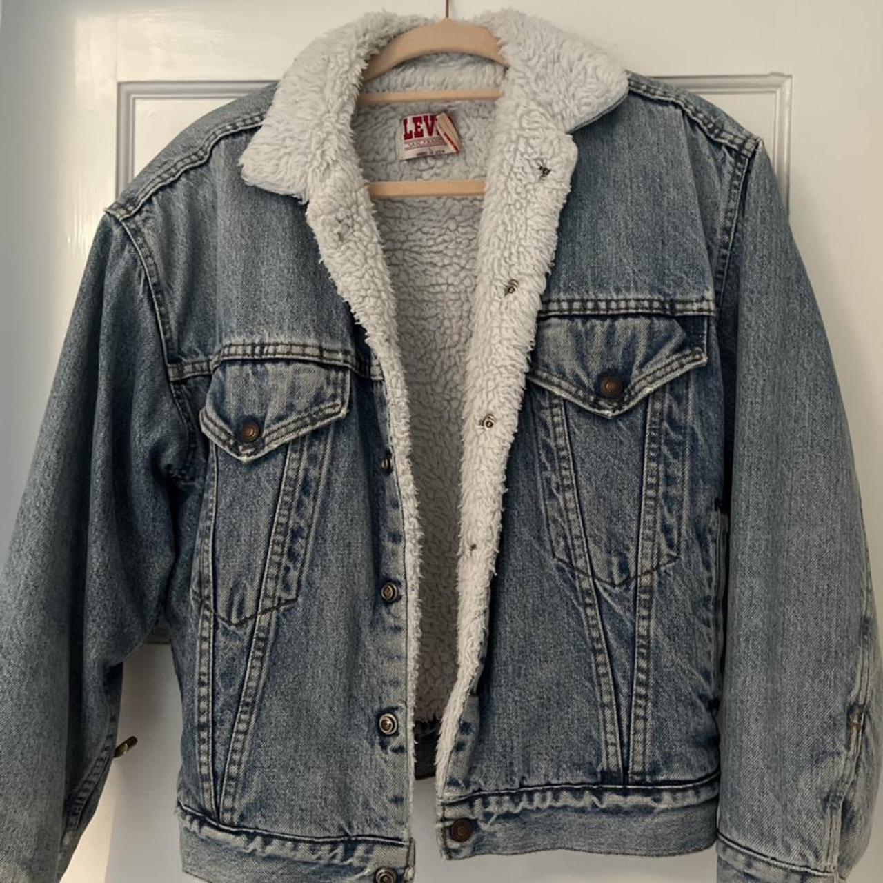 Levi’s vintage denim fur-lined jacket. Size labelled... - Depop