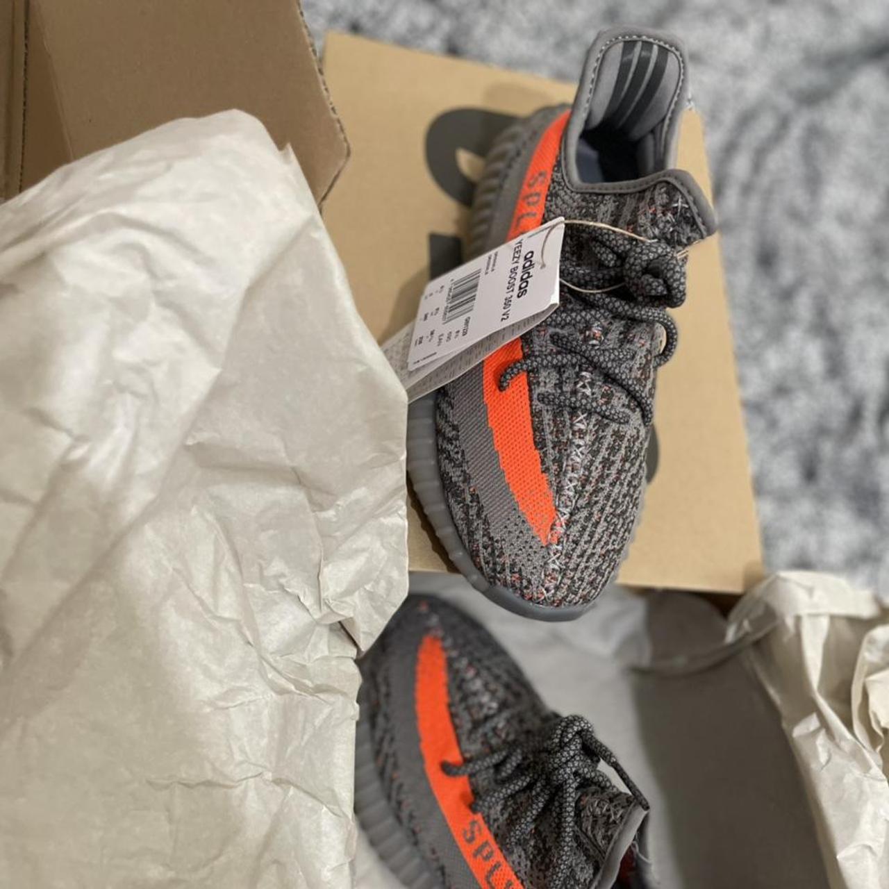 YEEZY BOOST 350 V2 BELUGA RF / STEEPLE GREY / SOLAR RED