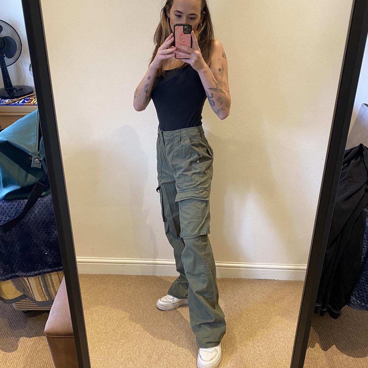 Bershka Women S Trousers Depop   P0 