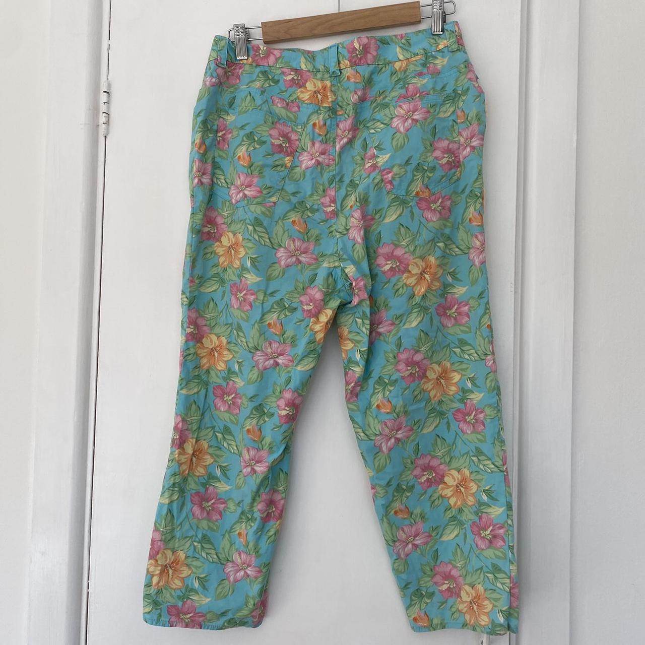 Ralph Lauren floral patterned Capri style cropped... - Depop