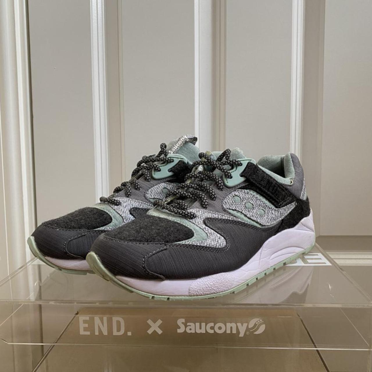 saucony end white noise