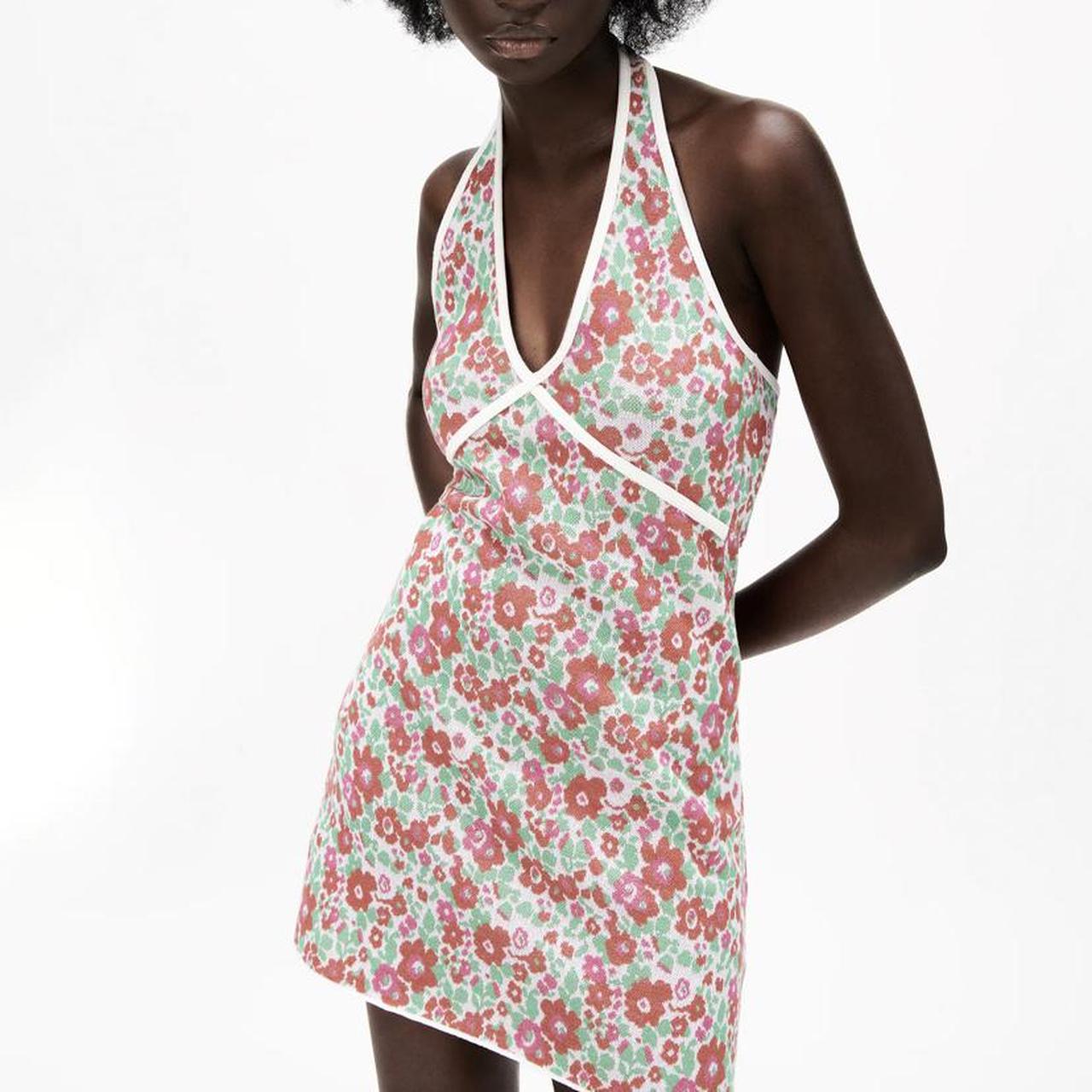 Zara halter neck floral dress Fits size... - Depop