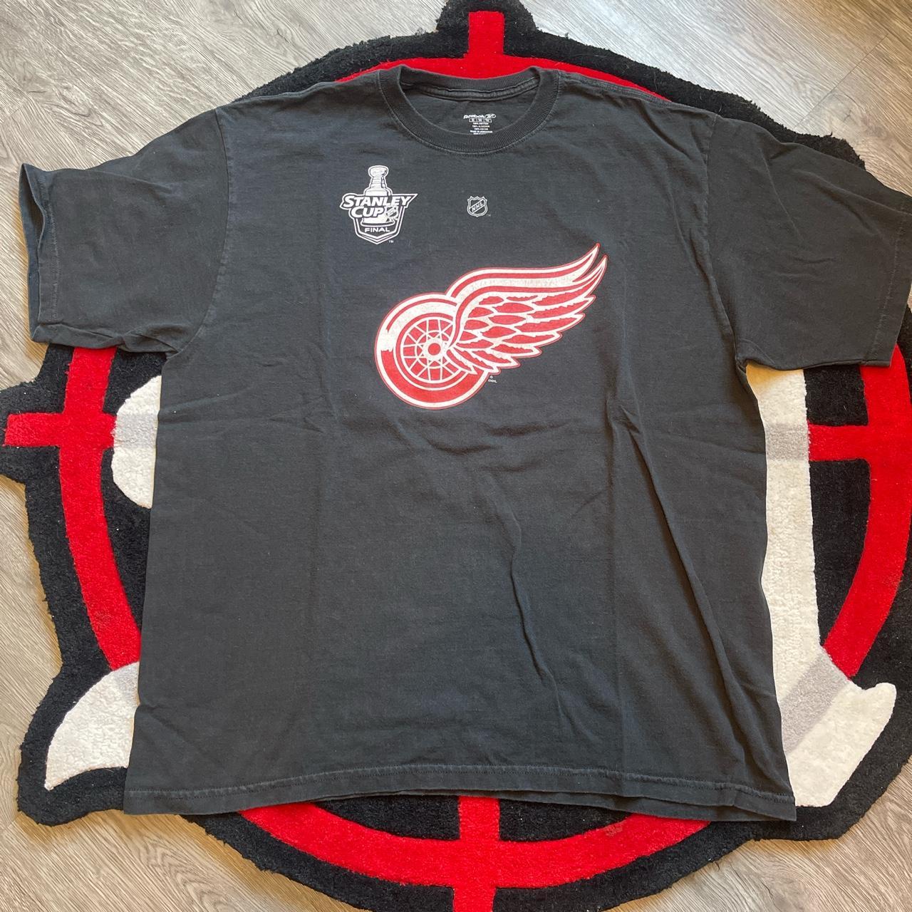 Detroit Red Wings Stanley Cup Finals Men Gray Cotton Short Sleeve T-Shirt  Size L