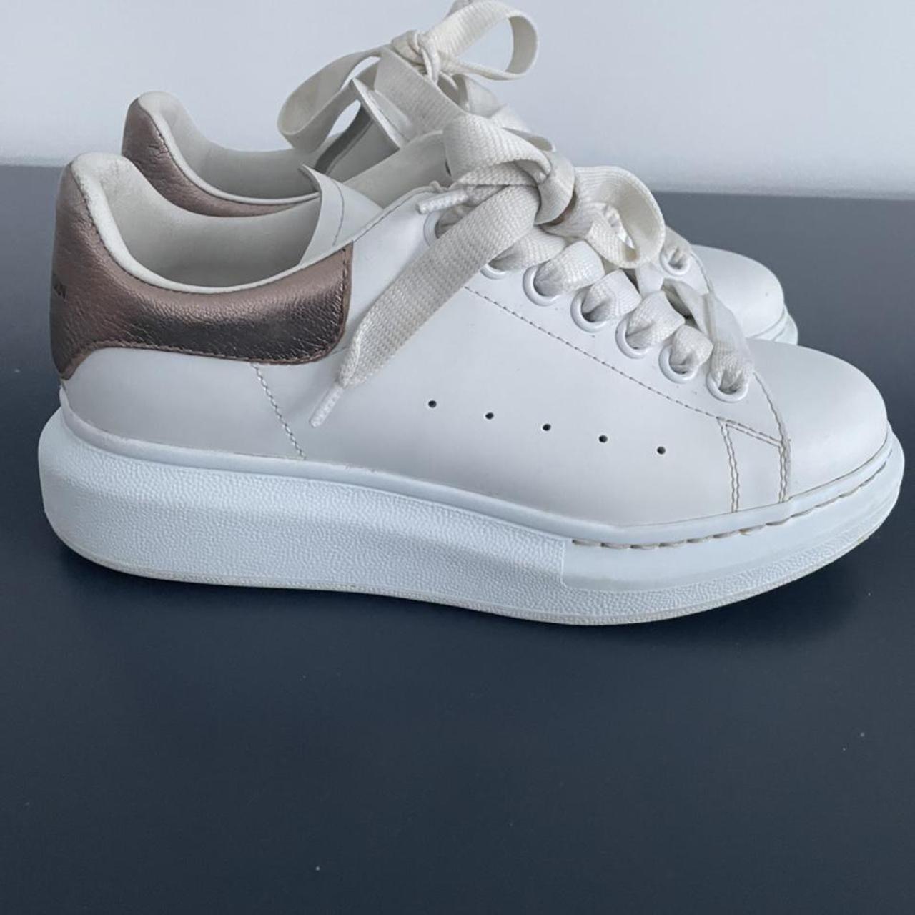 white trainers size 3.5