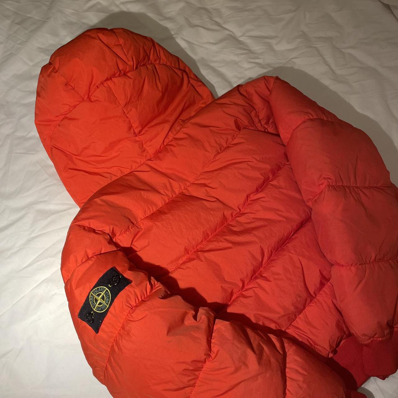 Stone island puffer hot sale jacket red