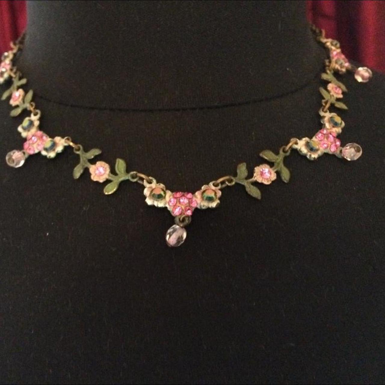 Michal deals negrin necklace