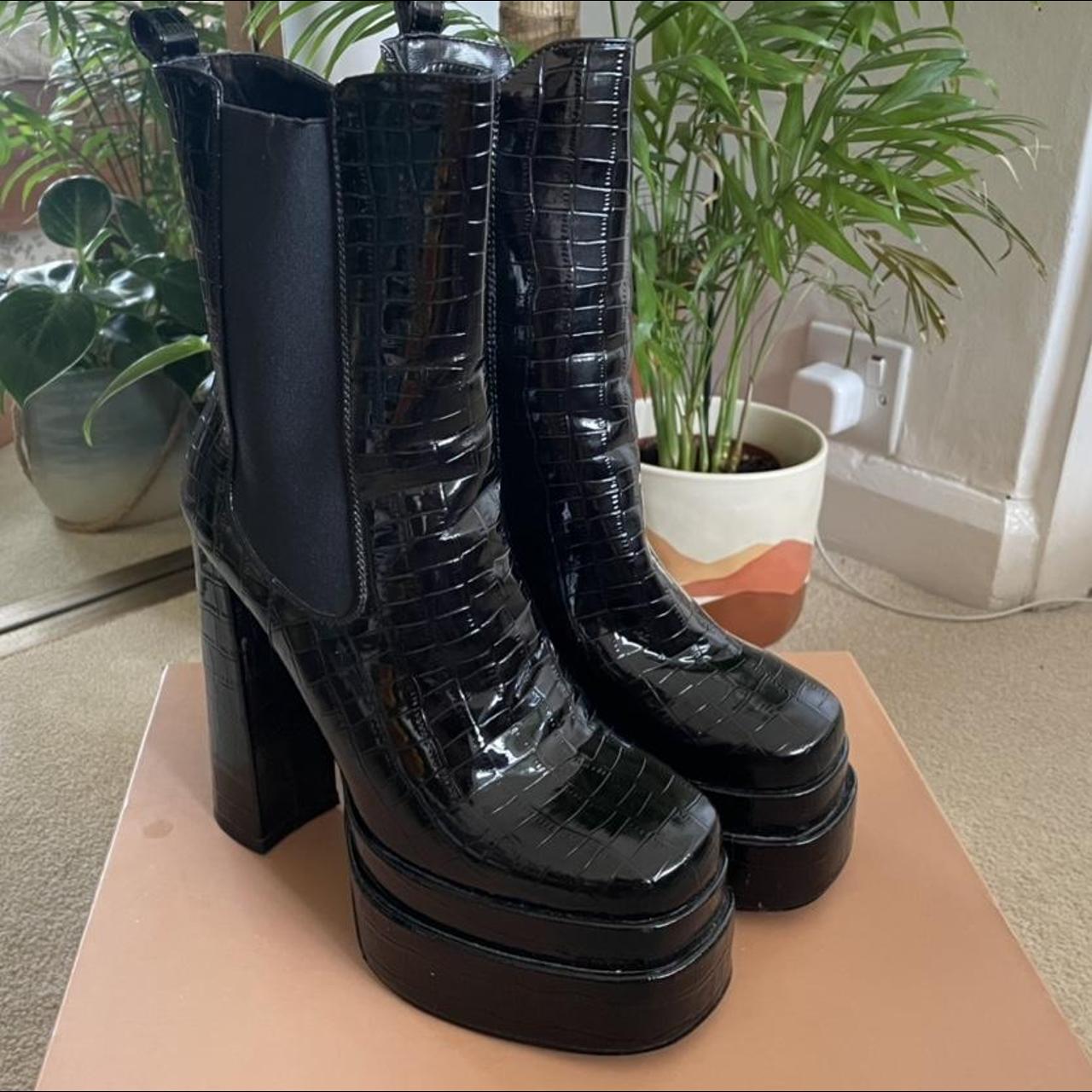 Simmi Women's Black Boots | Depop