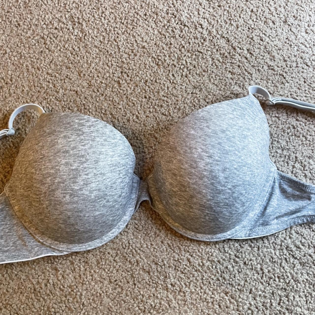 34D light gray Victoria's secret's pink bra. Worn - Depop