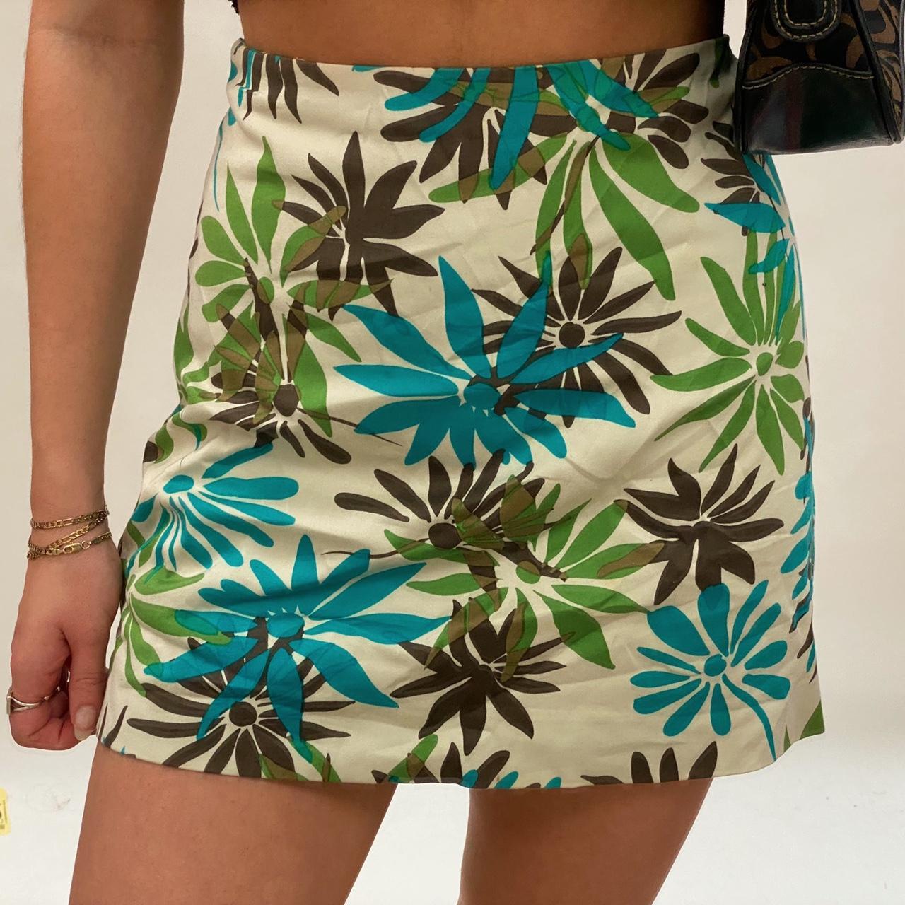 Express green outlet skirt