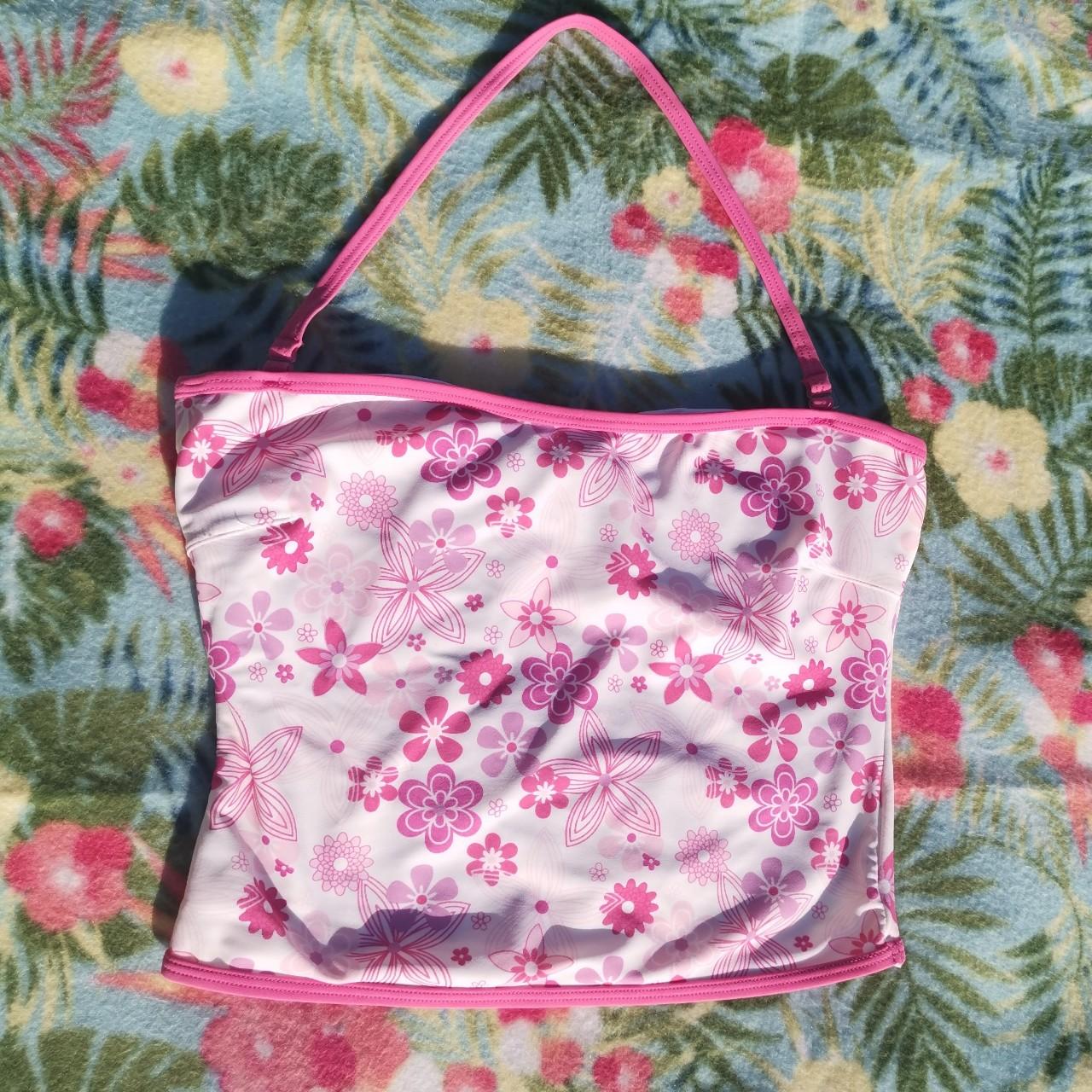 Adorable y2k pink and white groovy floral print... - Depop