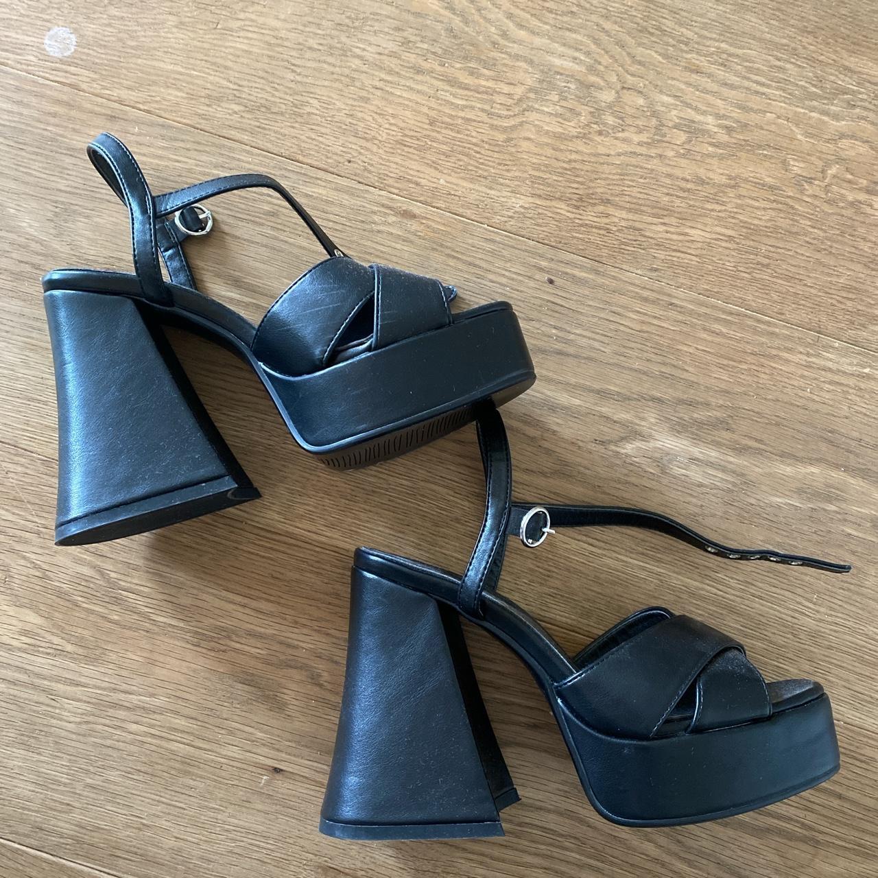 lamoda chunky heart heeled shoes in black