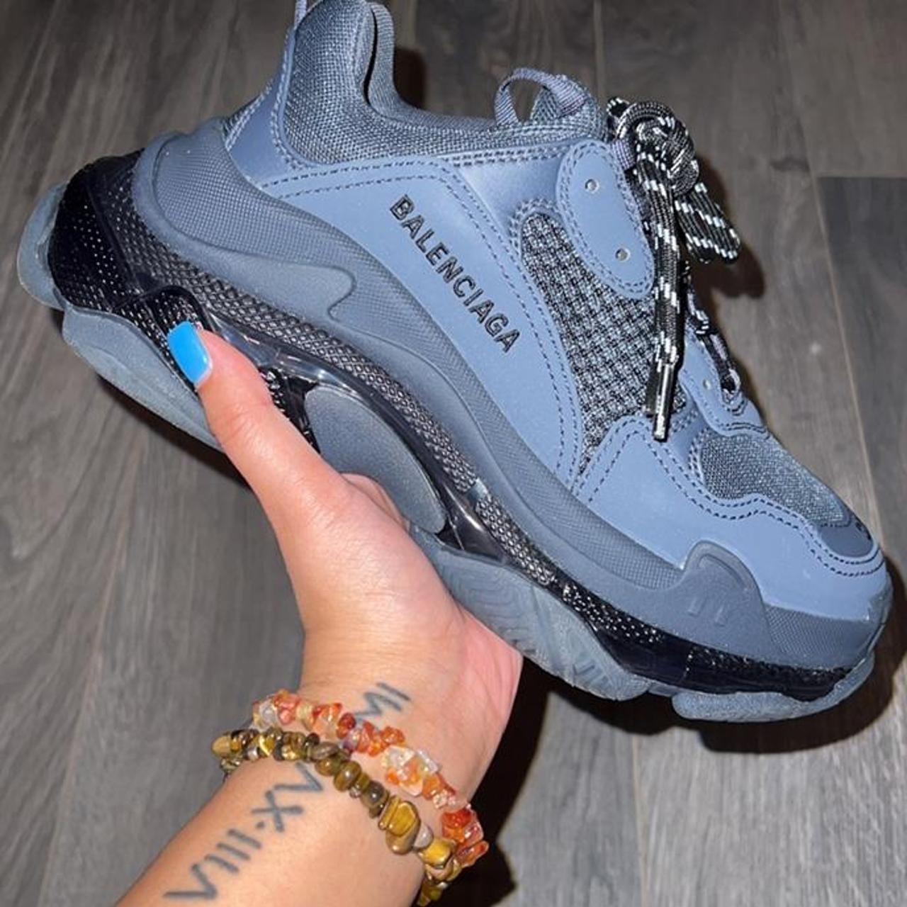 balenciaga triple s kw