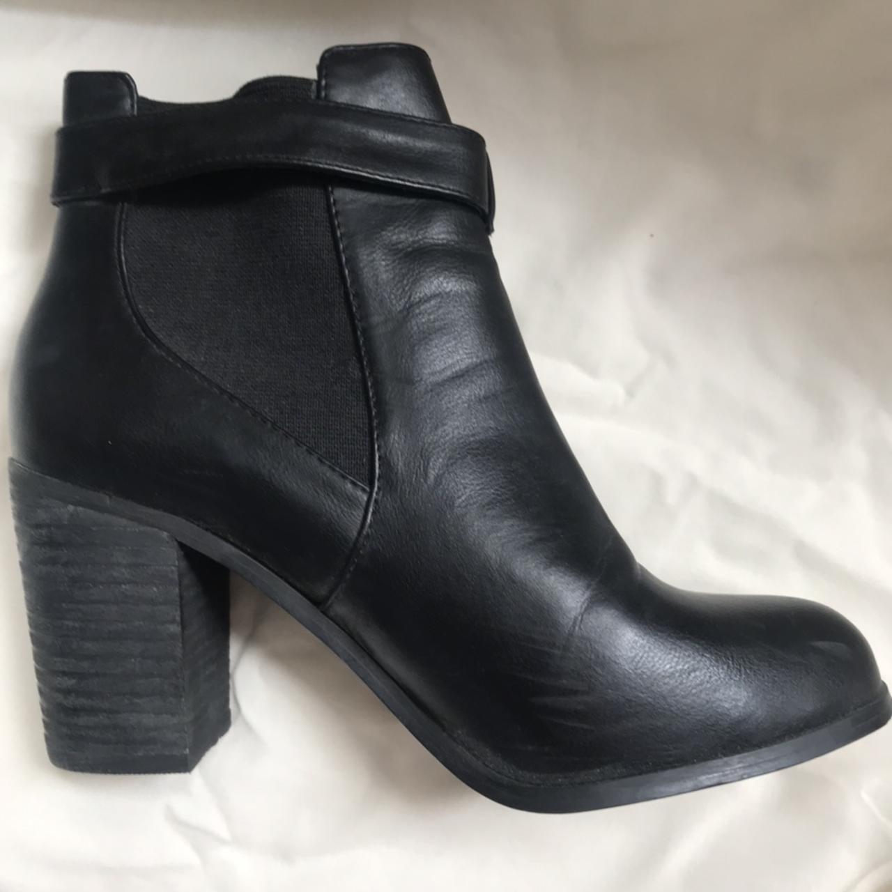 Dorothy Perkins Women's Black Boots | Depop