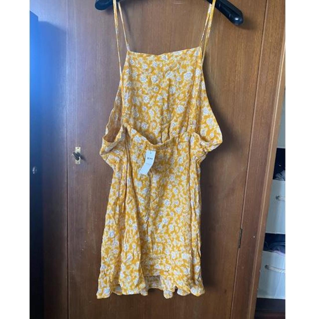 Cotton on dress, yellow with low back. So gorgeous... - Depop