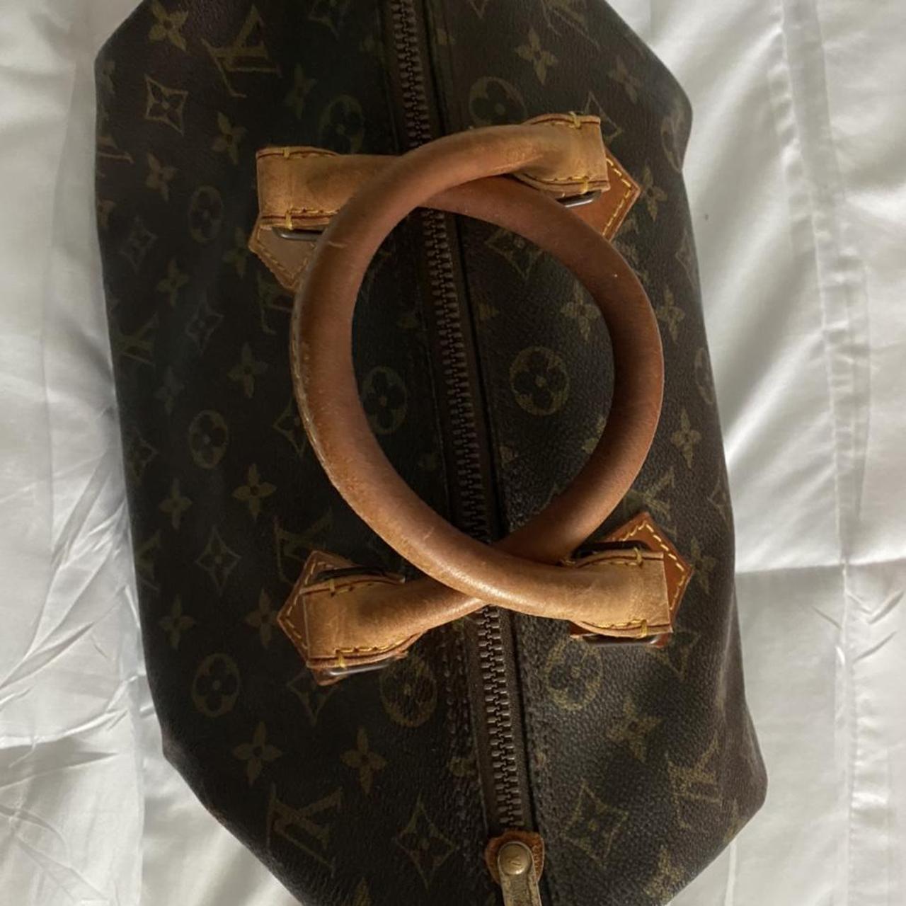 Lv bag so beautiful only bad thing is the zipper - Depop