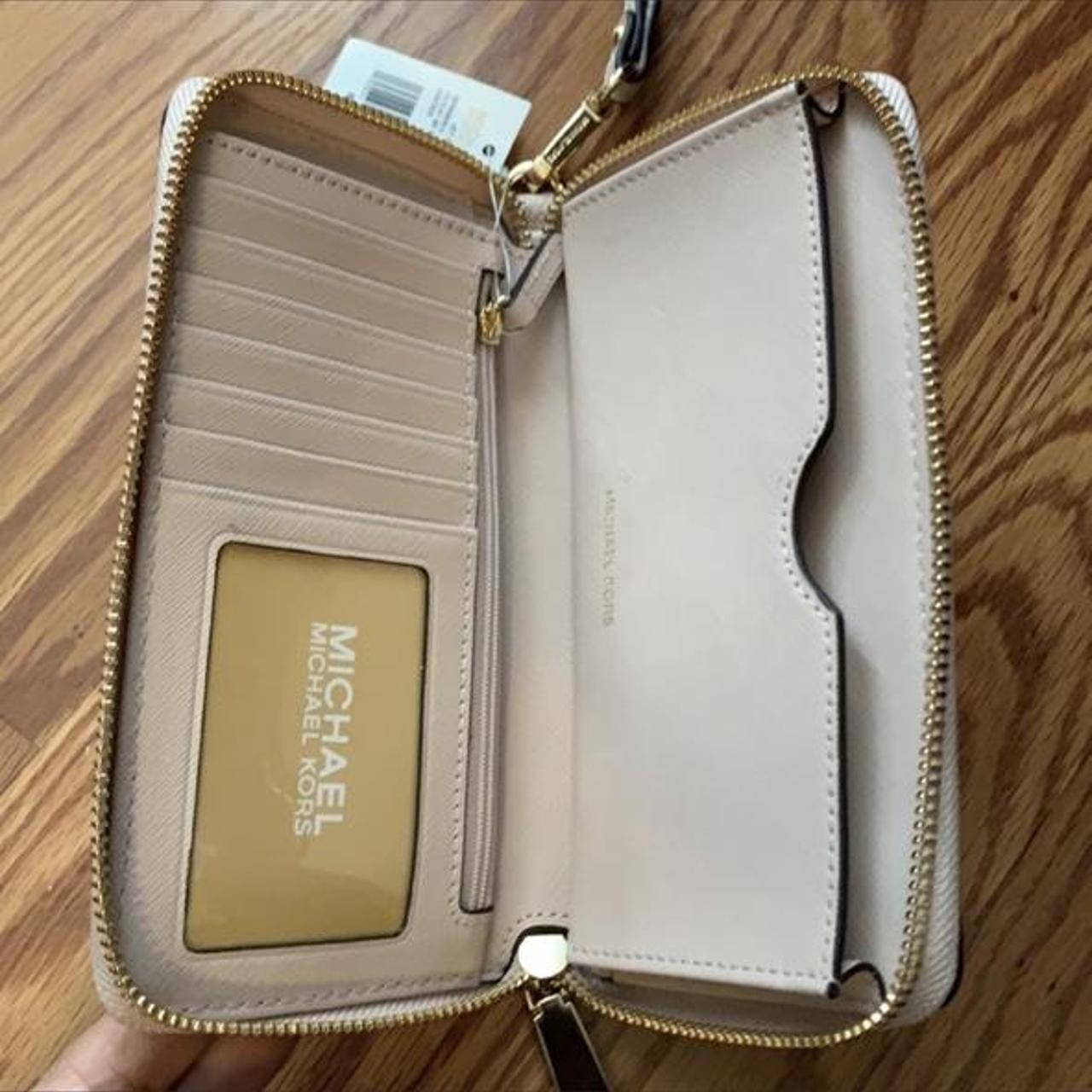 PINK MICHAEL KORS WALLET 💗💕 Great condition, used - Depop