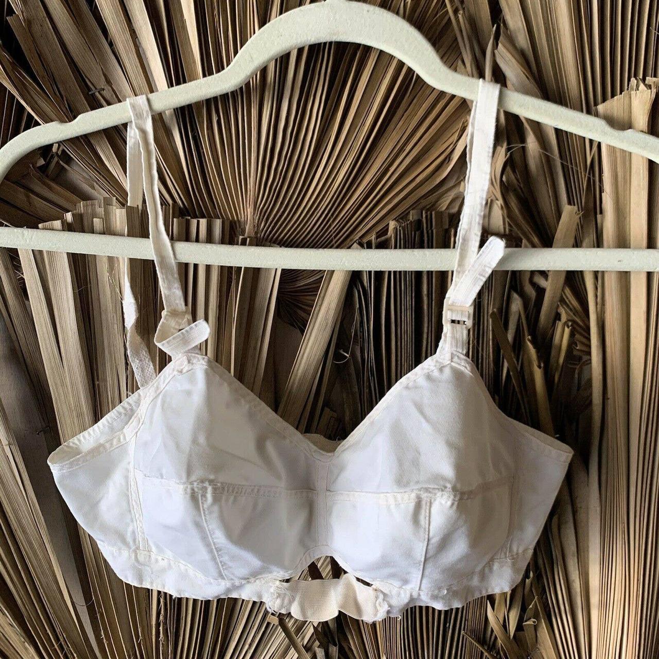 Vintage 1960s Loveable white cotton bra 34B No - Depop