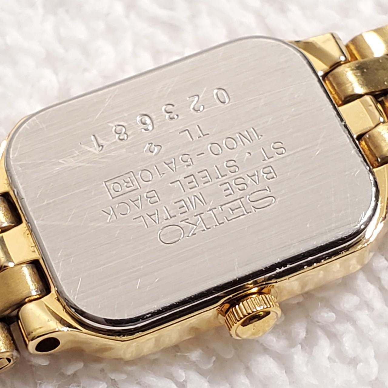 Seiko Women's Gold Watch (4)