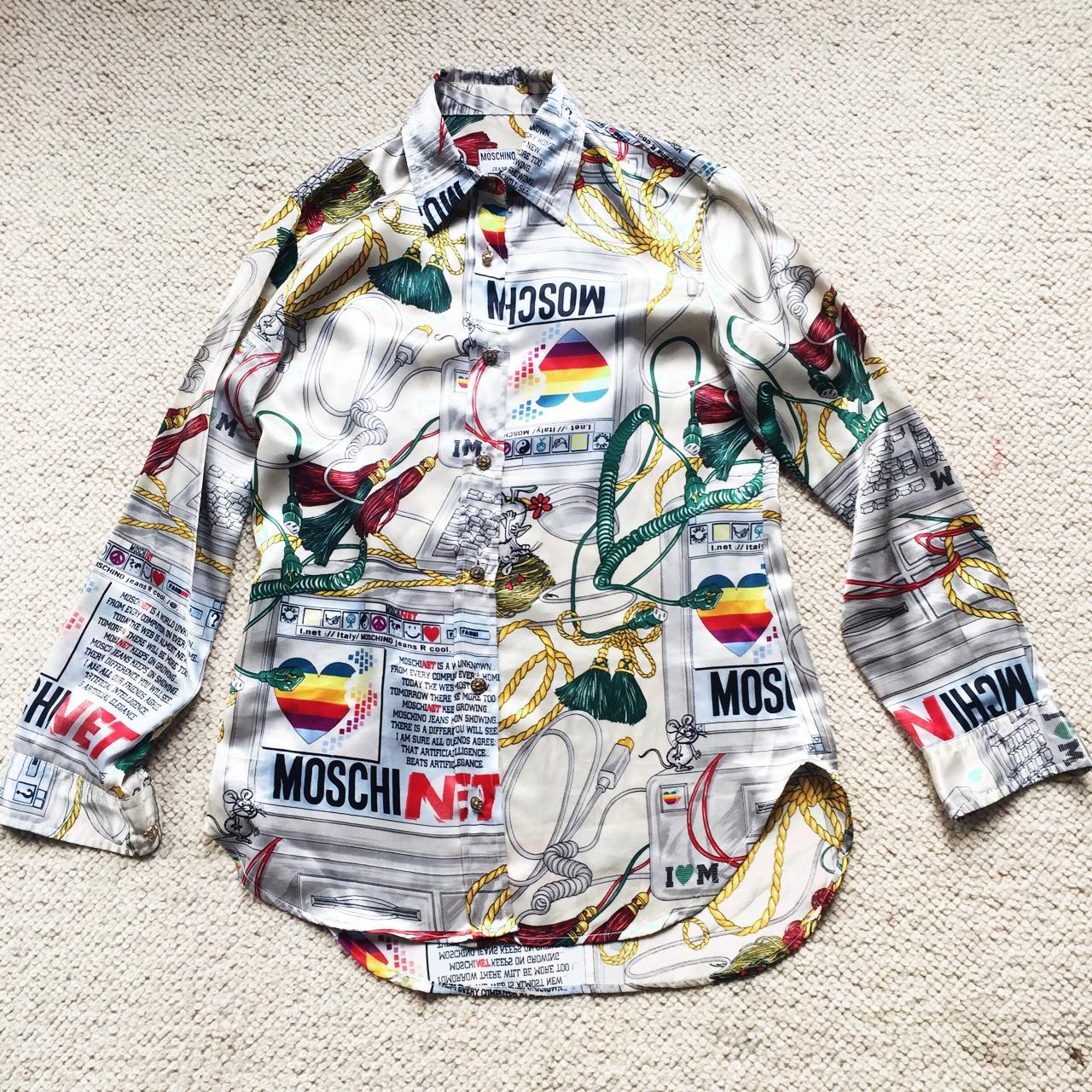 【関税&送料込】Moschino Jeans Apple Print T-Shirt Vintage Moschino jeans APPLE COMPUTER PRINT size | Depop