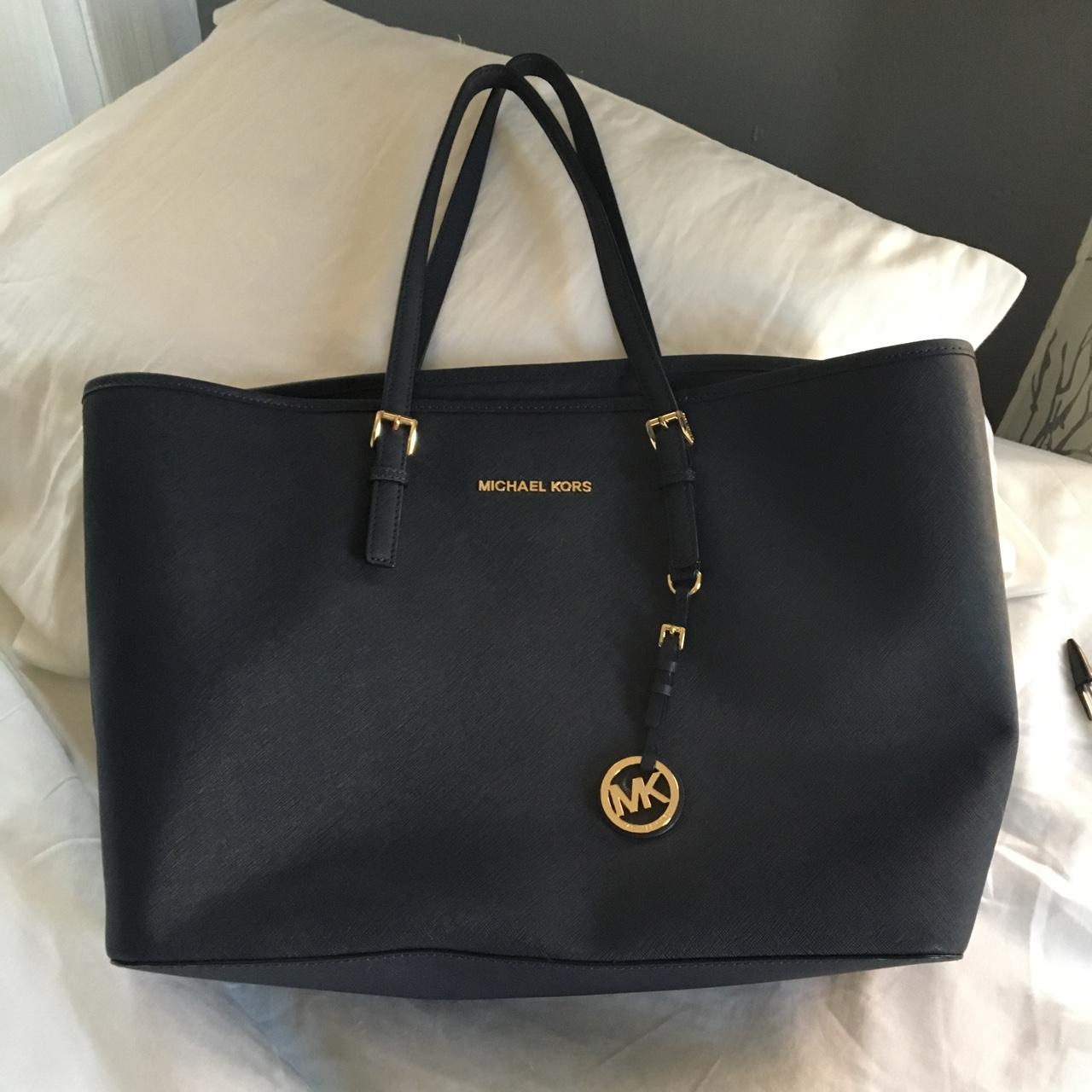 Michael kors navy discount tote