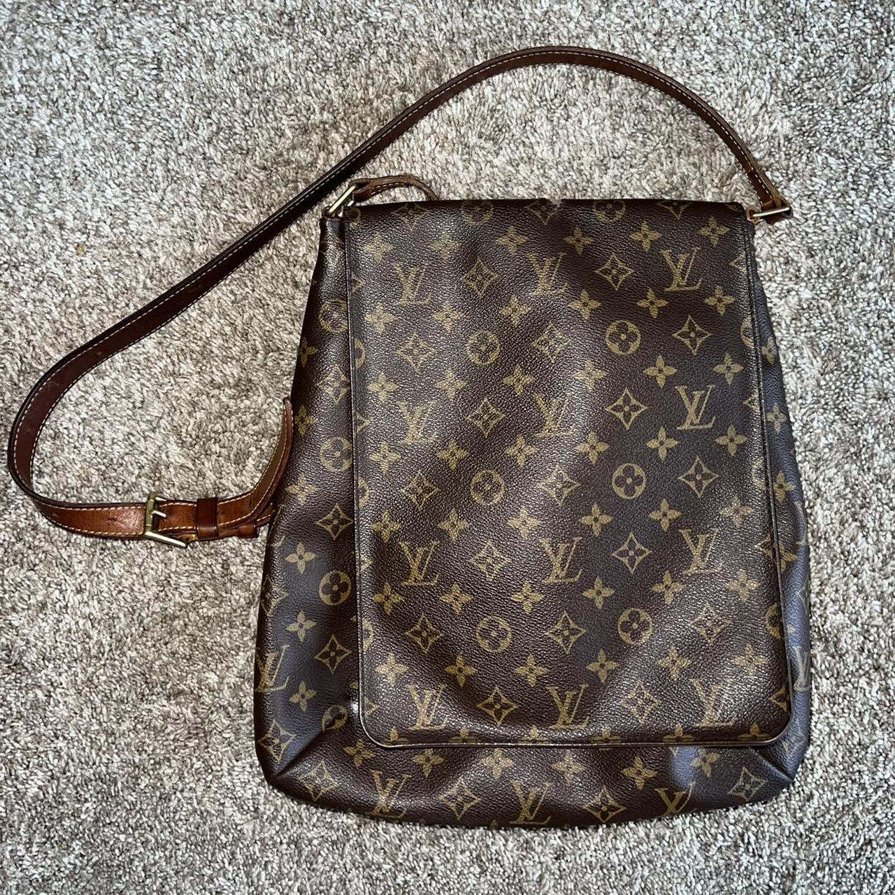 White lv bag - comes with a small round bag that is - Depop