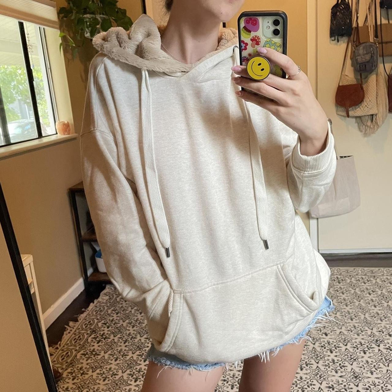 Cozy fur lined hoodie from Aerie Drawstring hood Depop