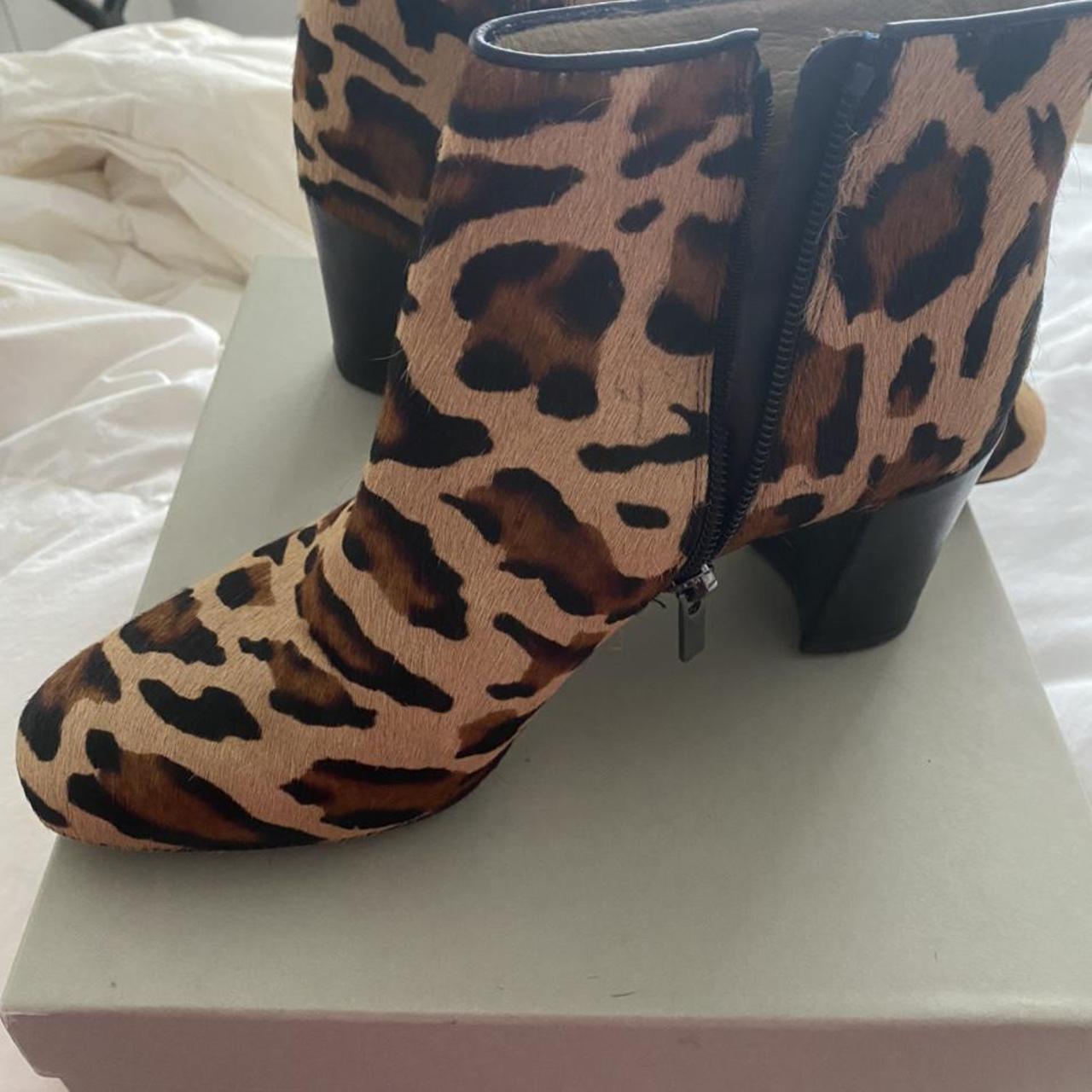 Beautiful pony skin leopard print ankle boots from