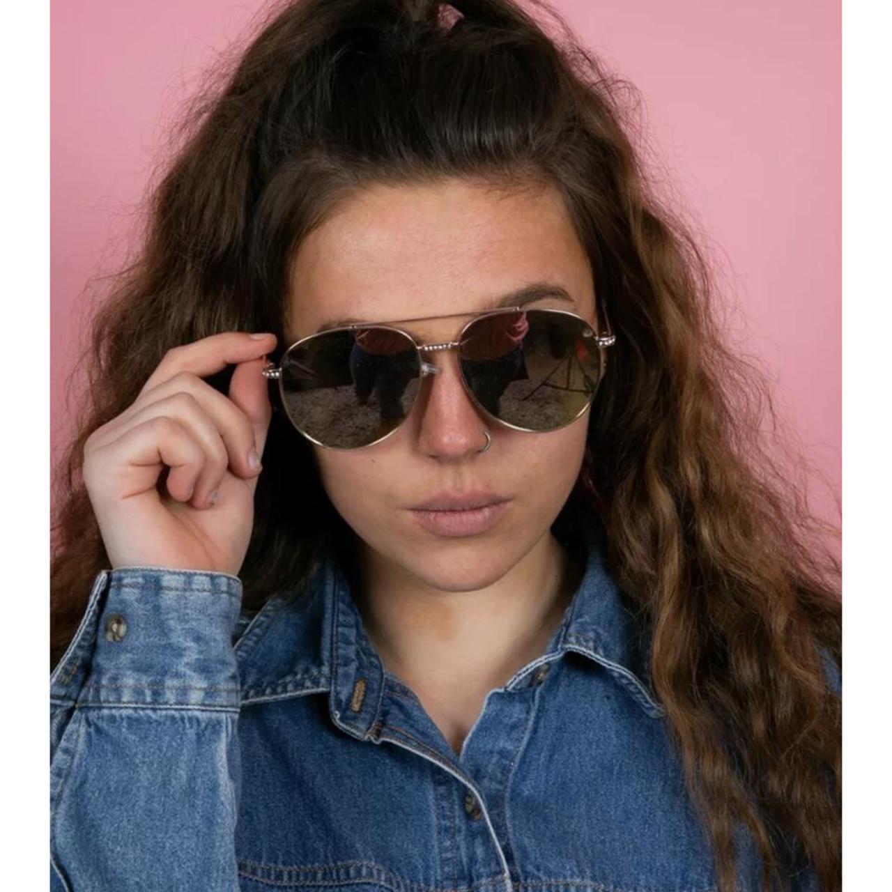 Quay outshine hot sale sunglasses