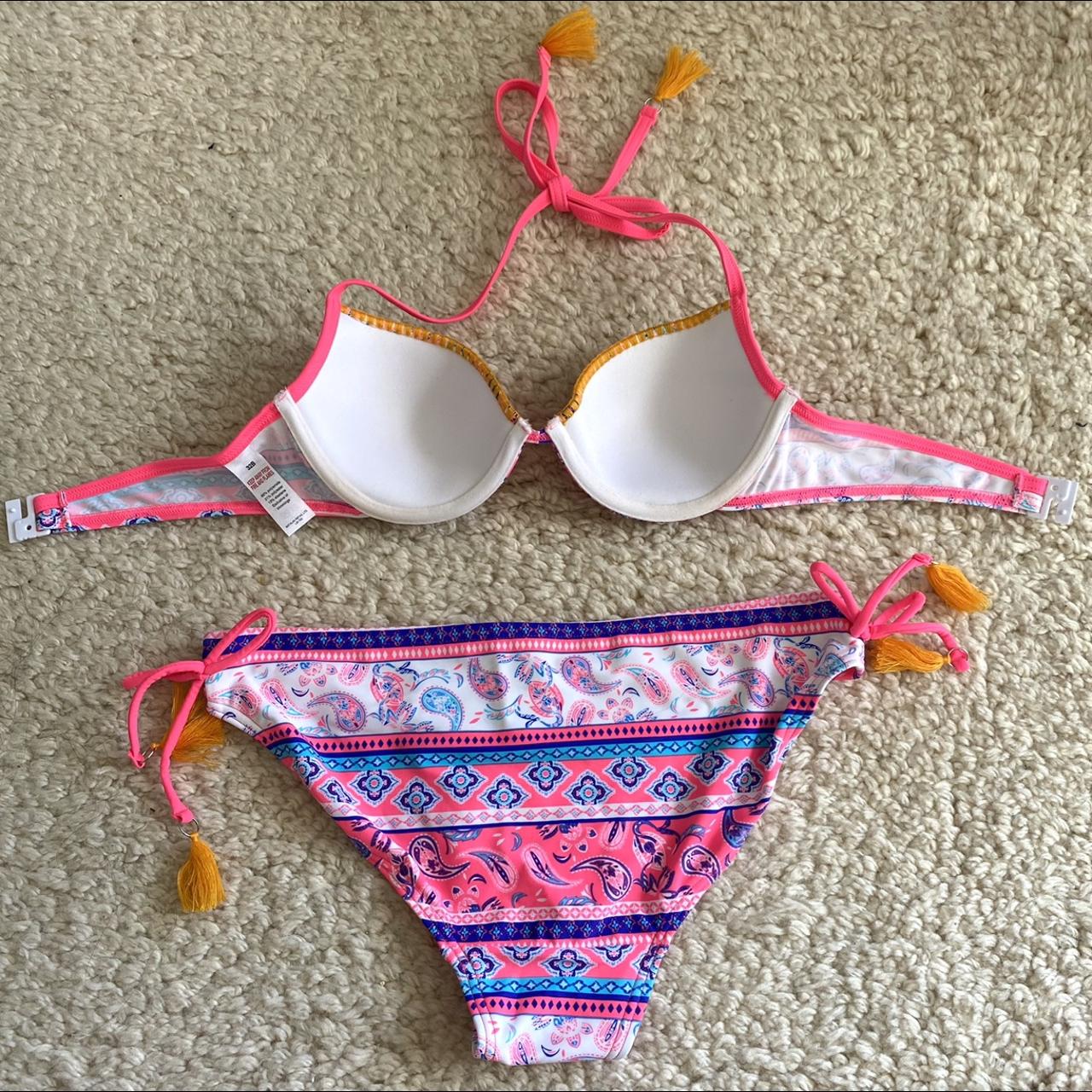 super cute pink paisley print bikini, 32b cup size... - Depop