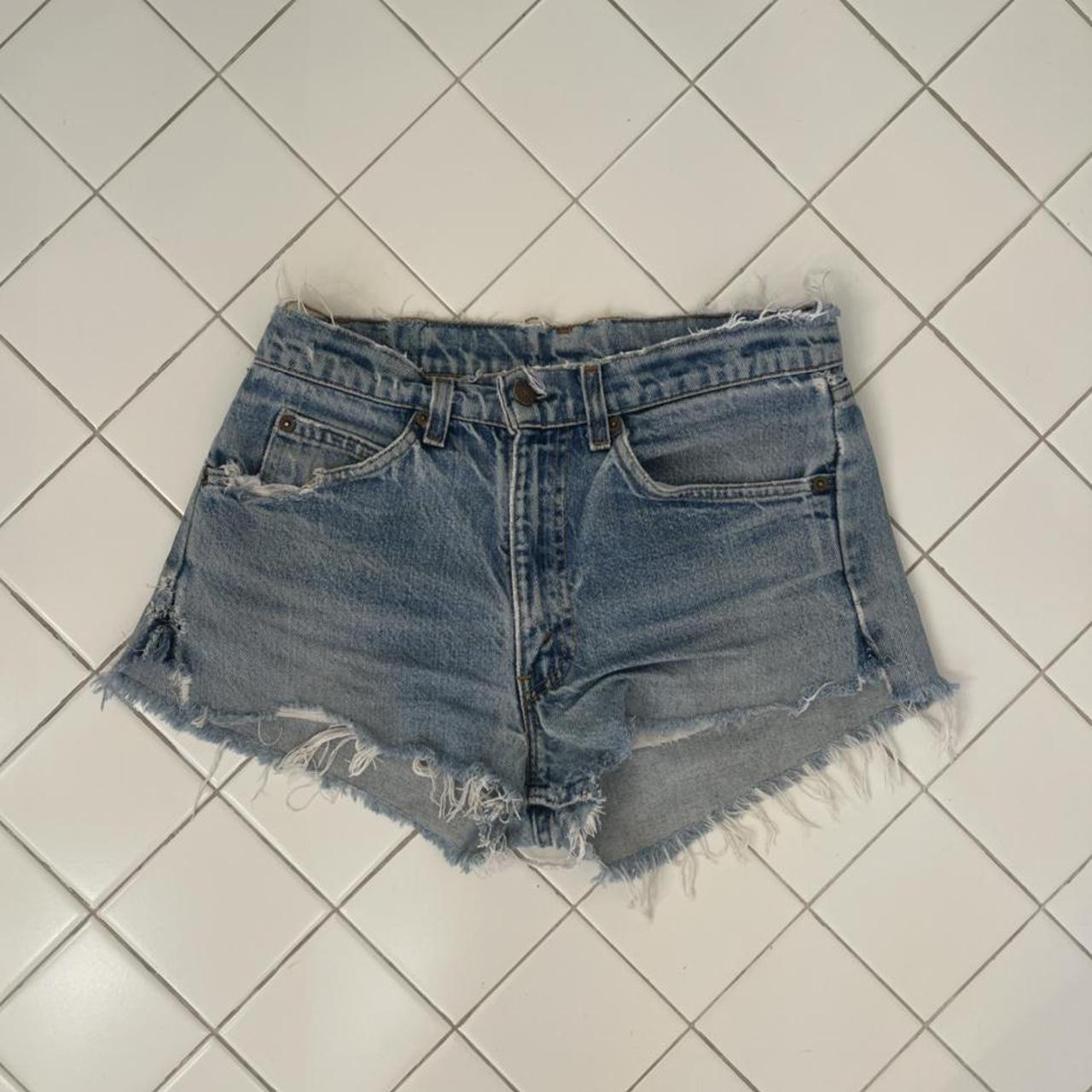 depop levi shorts