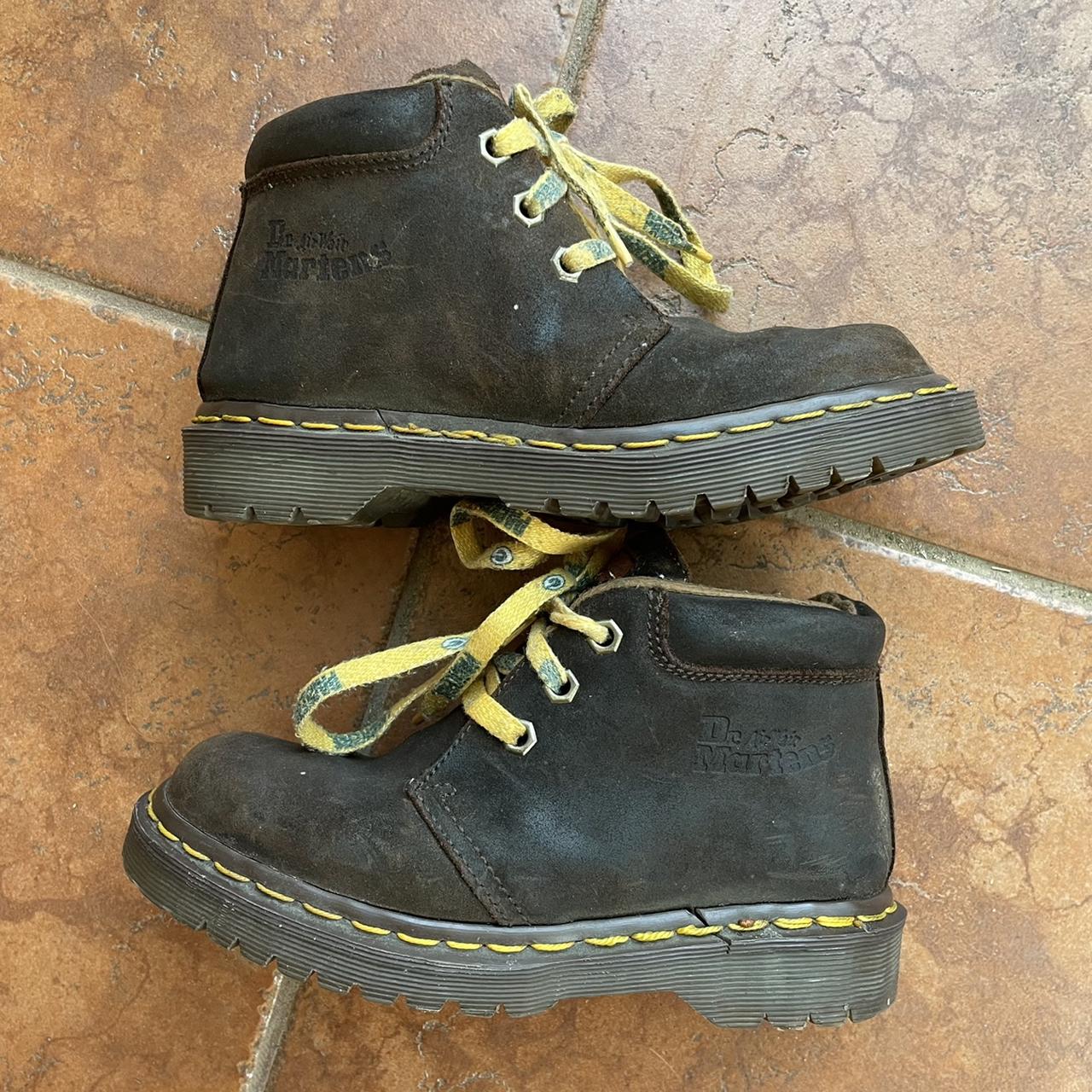 Dr hotsell martens 8057