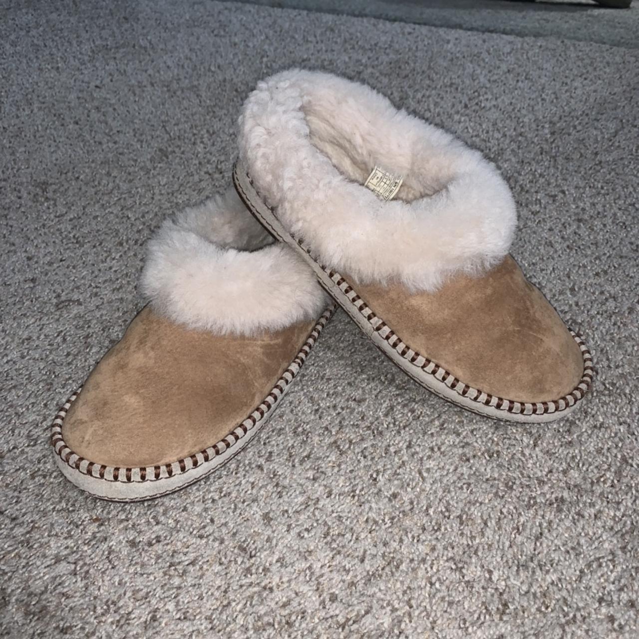 ugg wrin slippers size 8