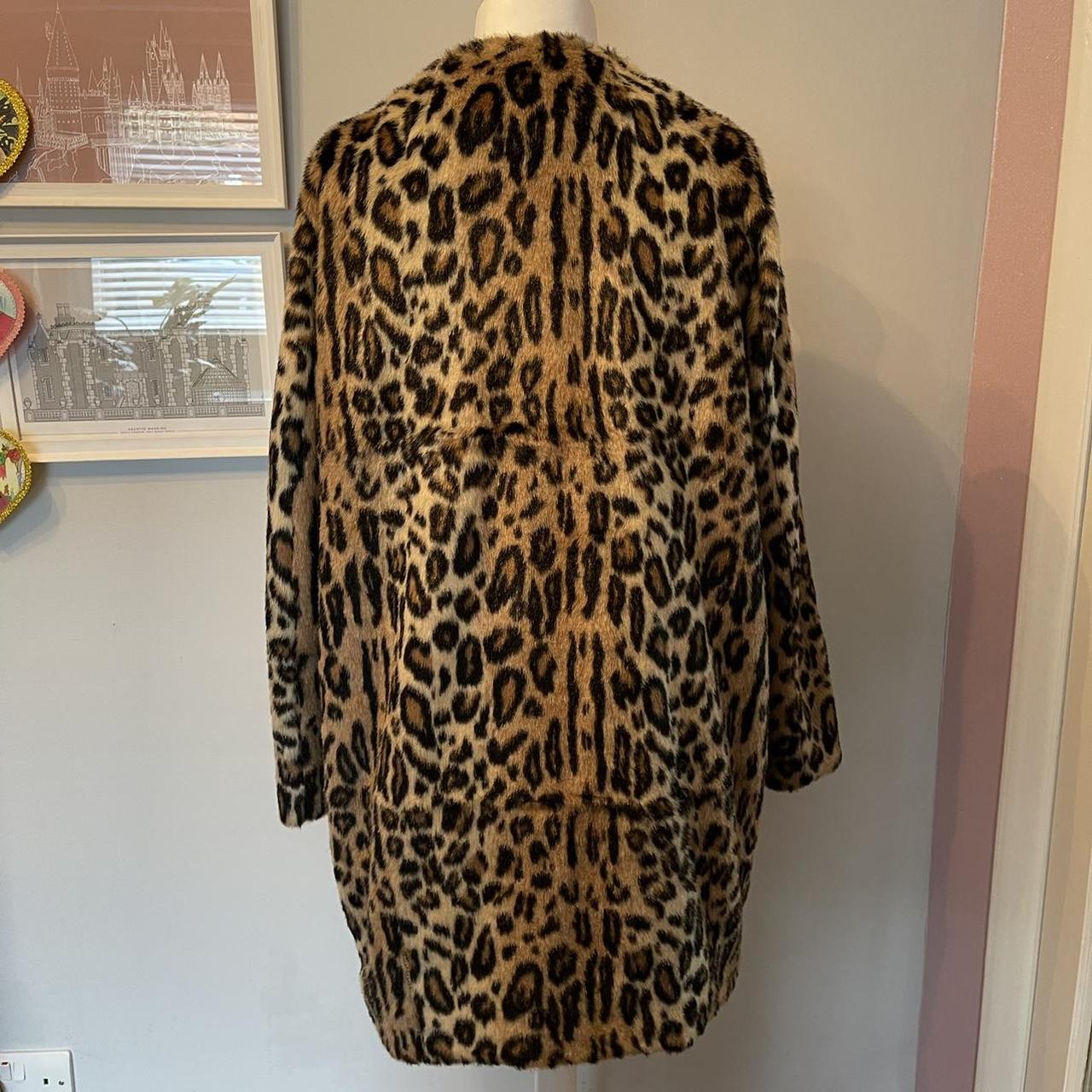 Topshop faux fur leopard print collar-less coat U.K.... - Depop