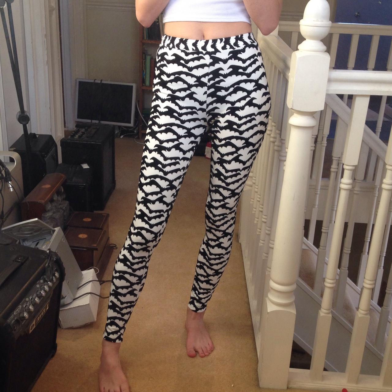 Mossimo patterned leggings. The label says large but - Depop
