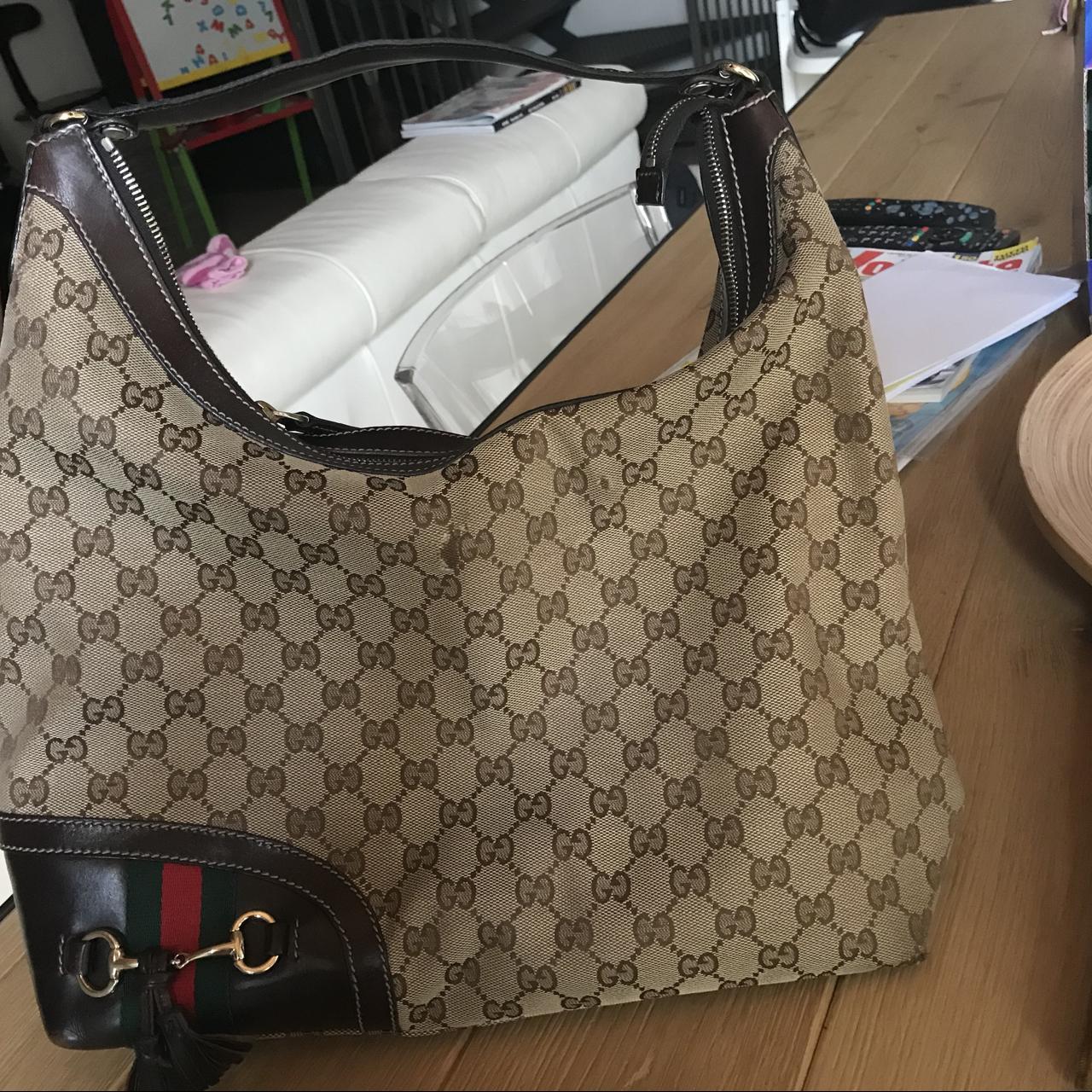 Gucci Bee Web Camera bag Great condition Bought on - Depop