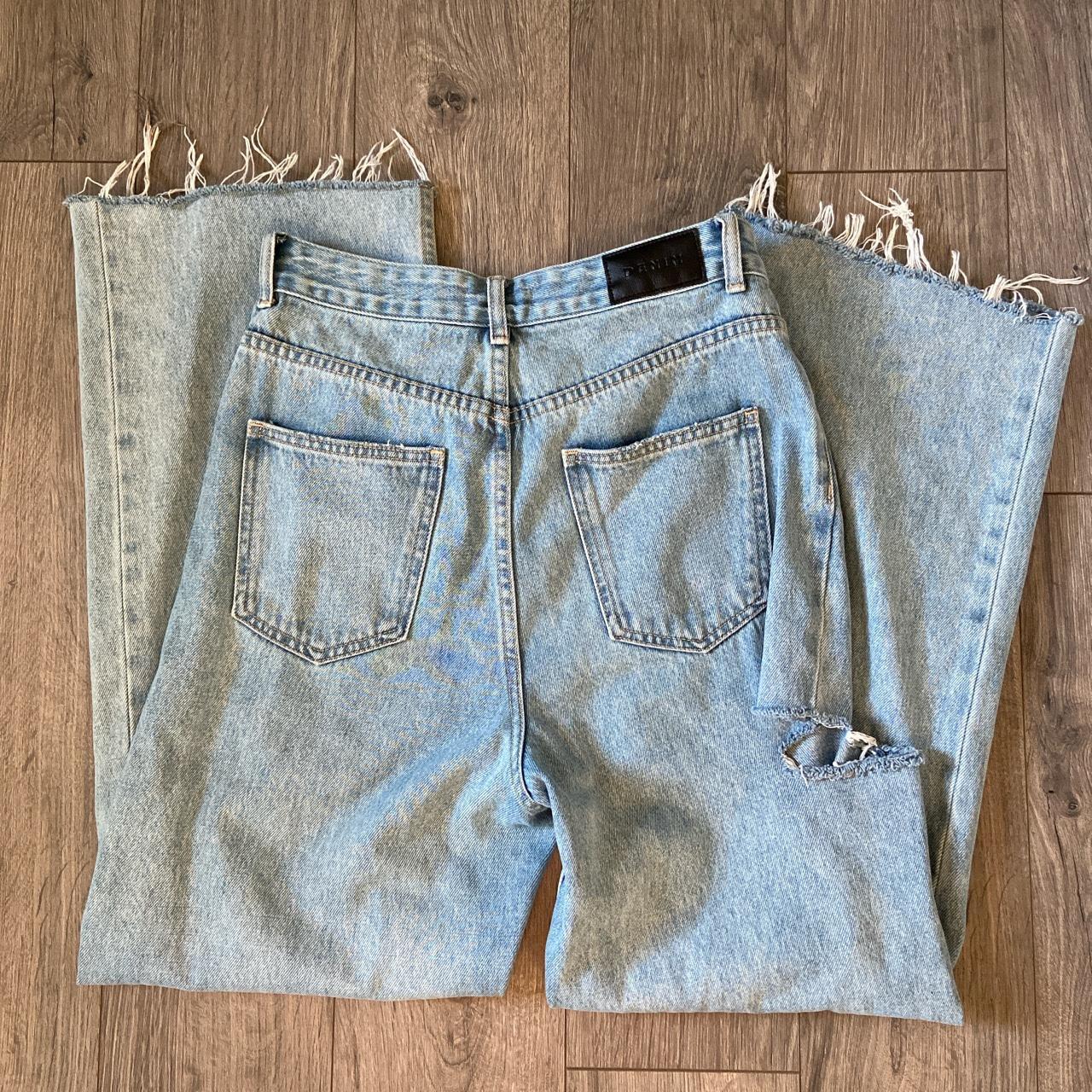 Glassons wide leg light wash frayed jeans. Size US... Depop