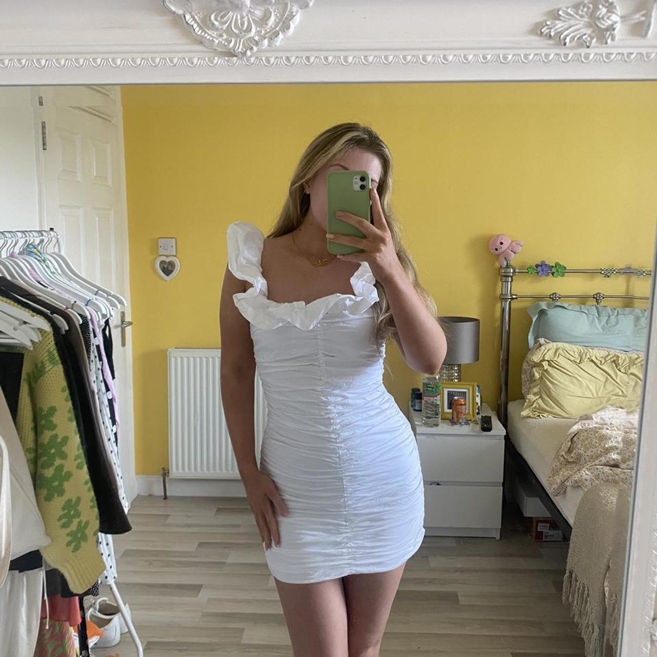 ZARA WHITE RUFFLED DRESS 🤍 zara topshop river... - Depop