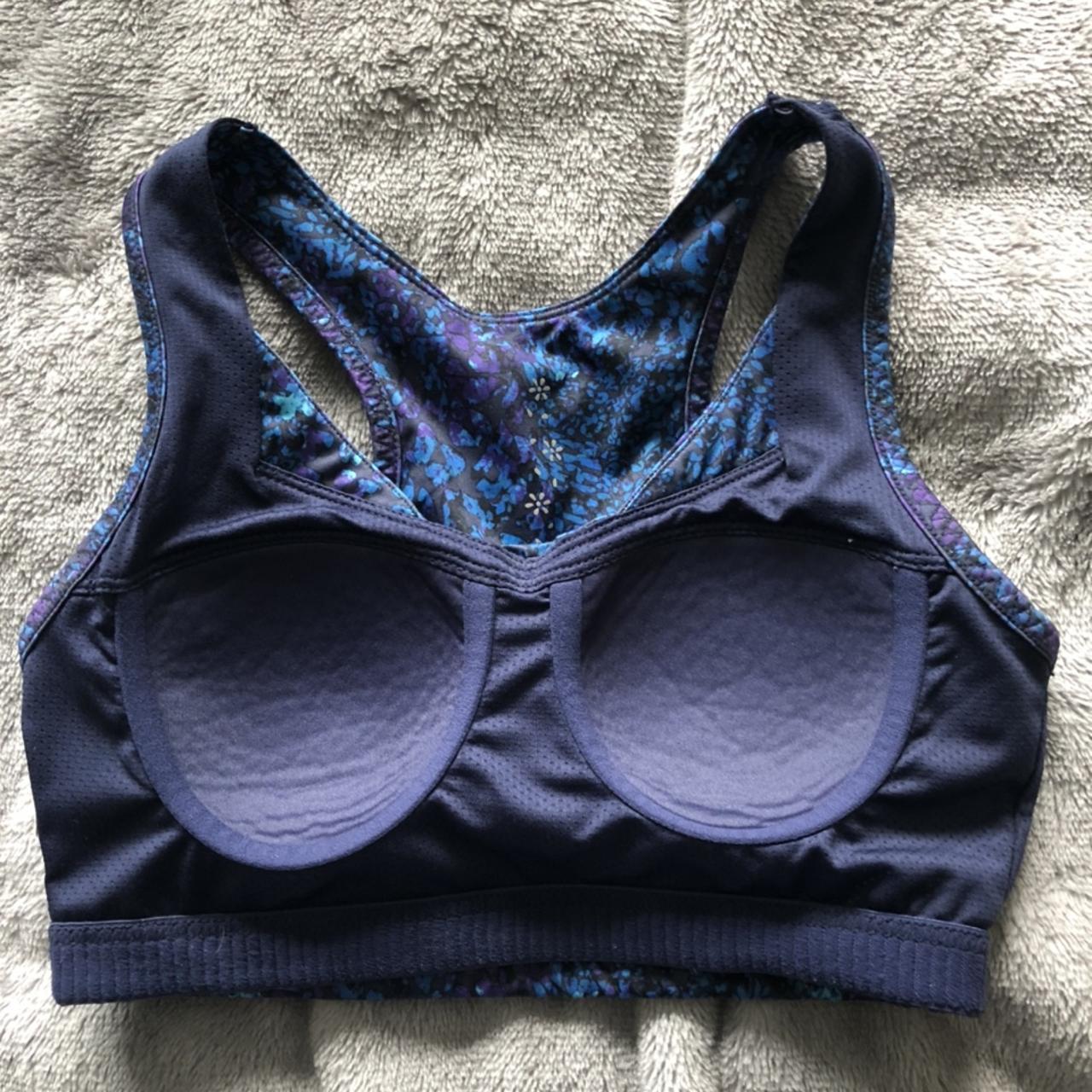 Turquoise and Black Sports Bra !! please message - Depop