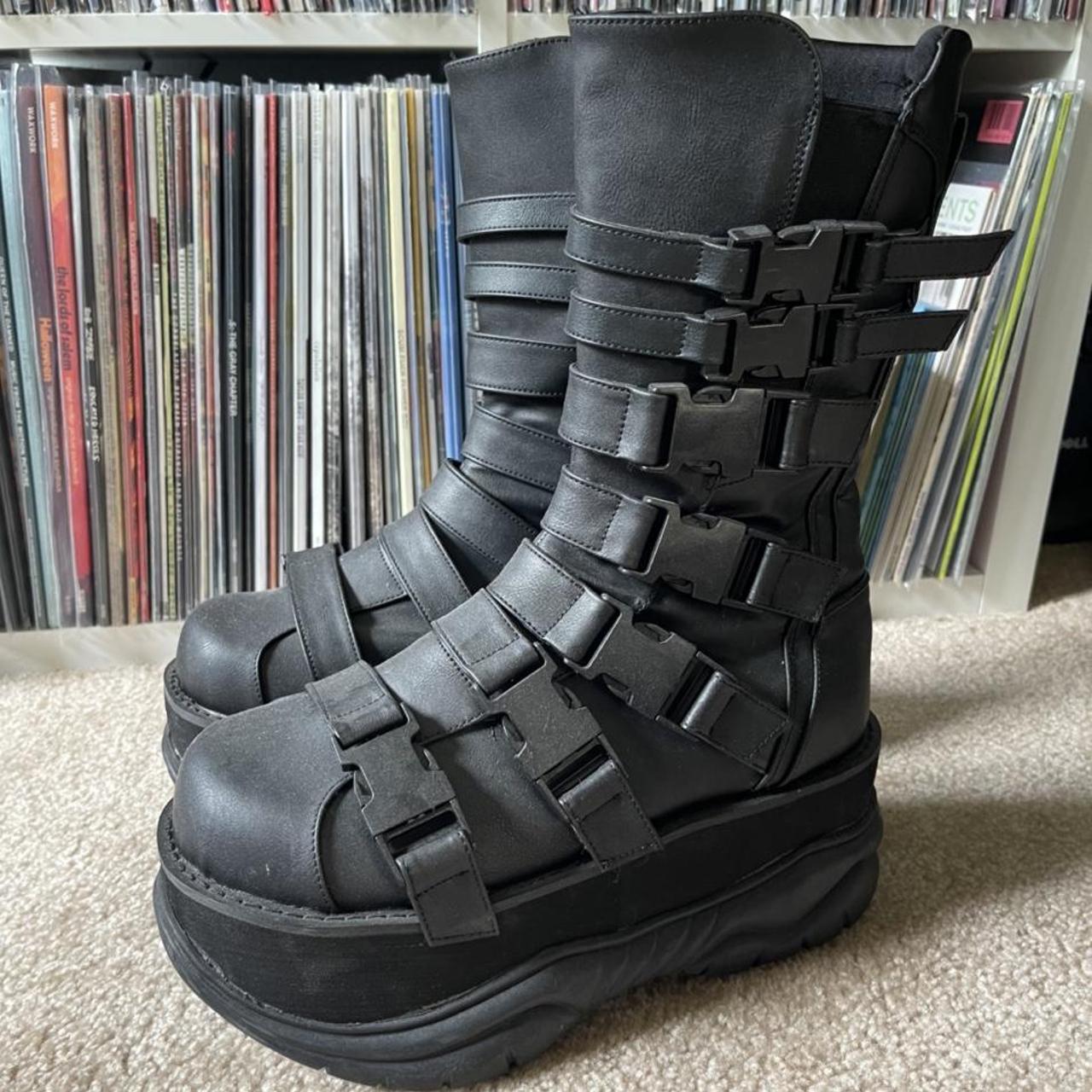 demonia neptune boots