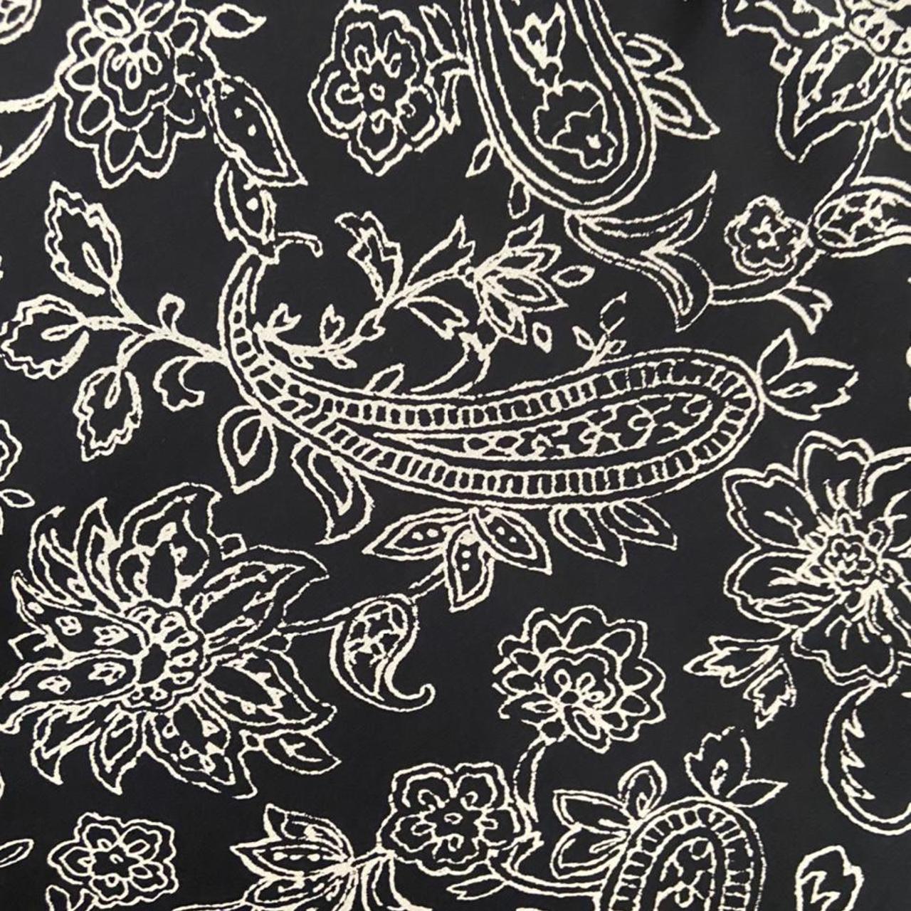 Paisley Vintage Skirt Gorgeous pattern features Depop