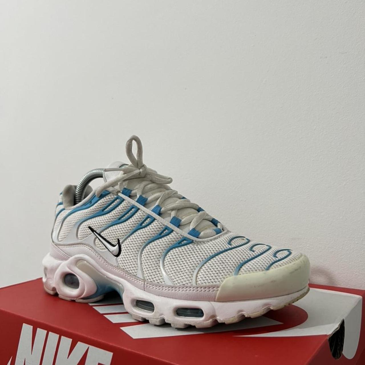 👟 Shoe: Nike Air Max Plus / TN1 🎨 Colourway: Worldwide V1's 🔍 Size: UK10  / US11 🥇 Condition: DS w/ OG box 💰 Price: $400 ++ 📦 Post… | Instagram