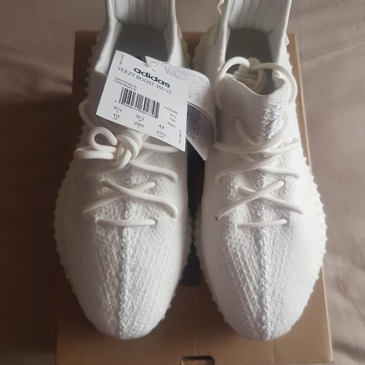 Yeezy triple hot sale white style