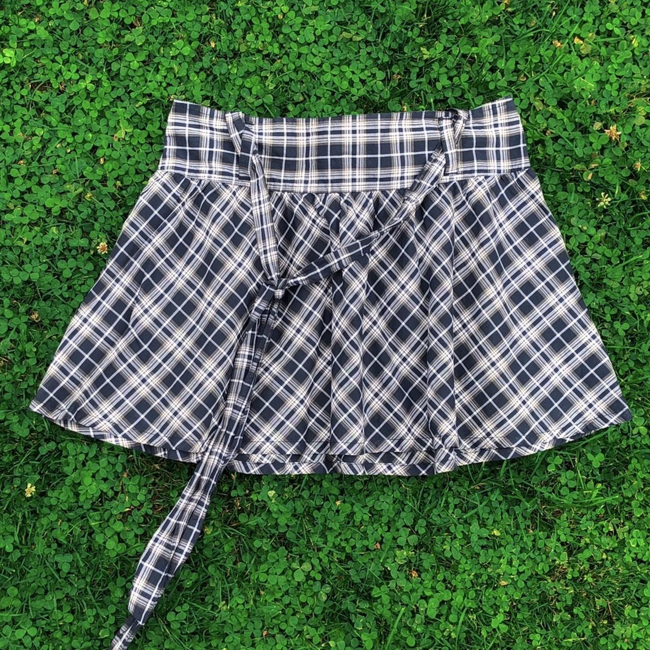 Navy & White Plaid Skirt 🦋 this navy blue and... - Depop