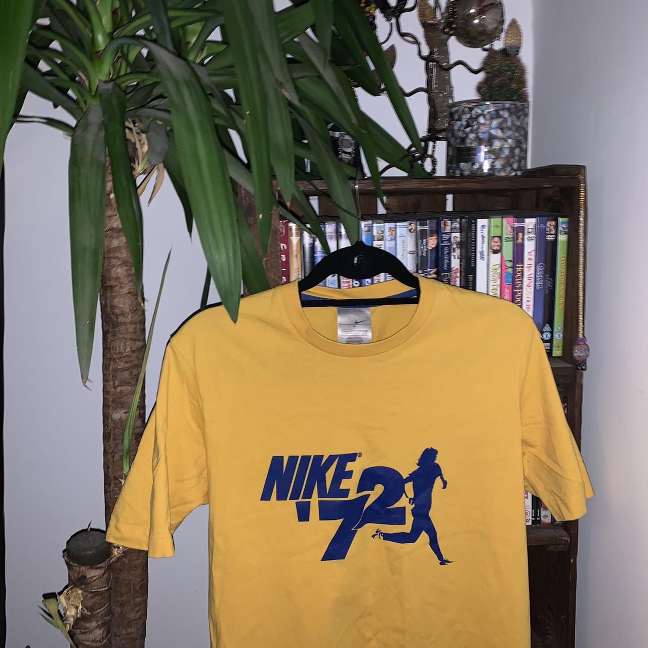 Yellow hot sale nike 72