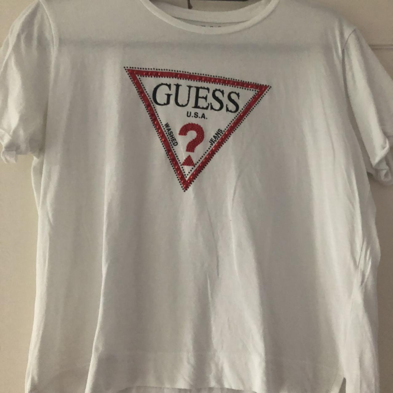 Guess Women's T-shirt | Depop